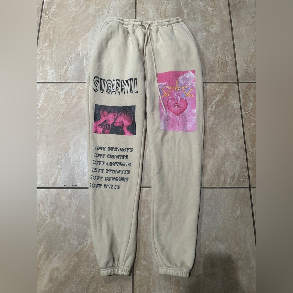 TAN LOVE KILLS SWEATPANTS SIZE XL